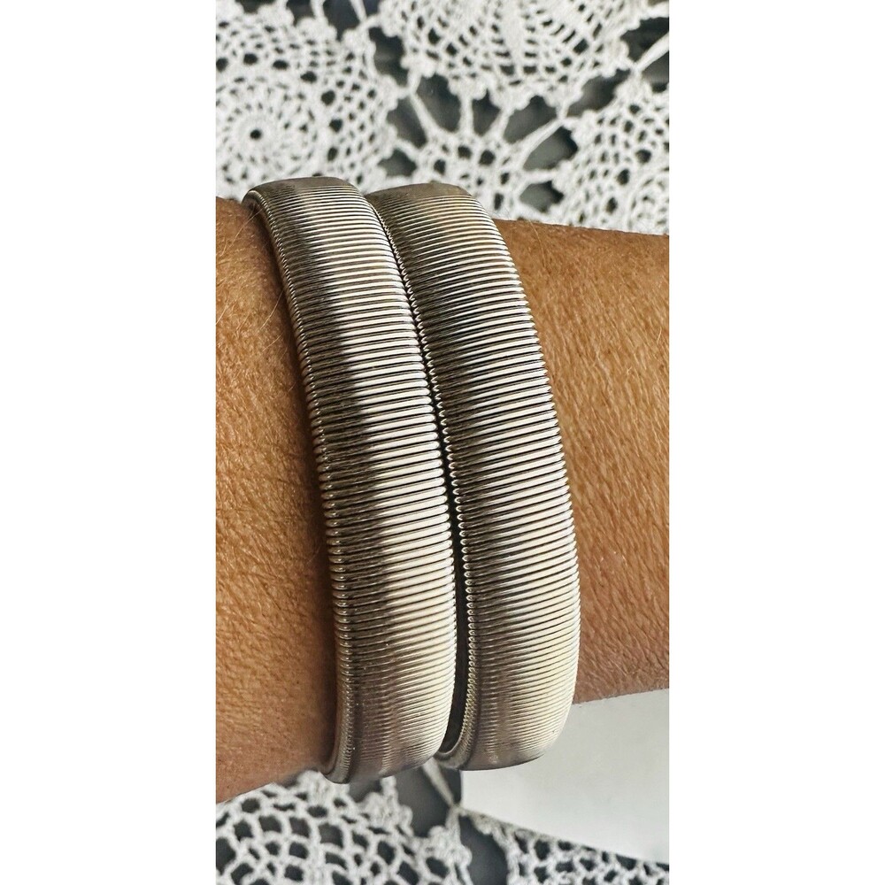Vintage Silver Tone Ribbed Expansion Stretch Bracelet Set of 2